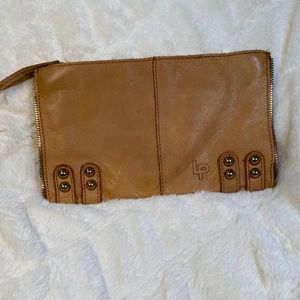 Línea pelle leather clutch beige women